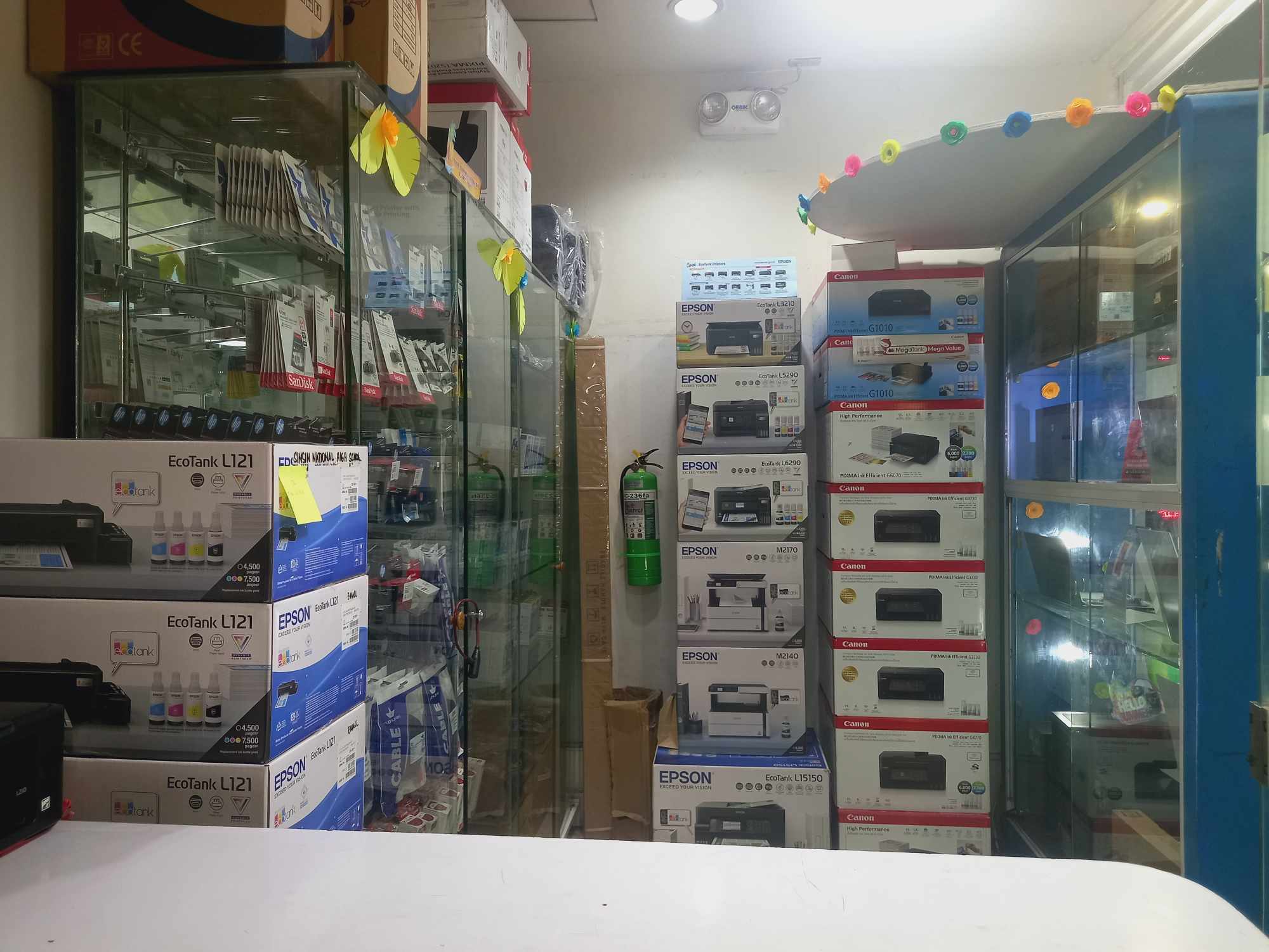 Perfect Star PC Shoppe Emall Branch Inside Look